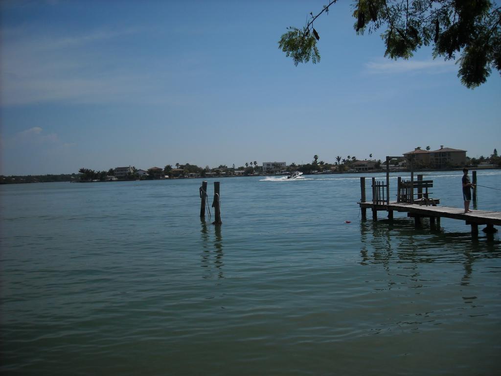 Mediterranean Three Story Beach Townhouse St. Pete Beach Exterior foto